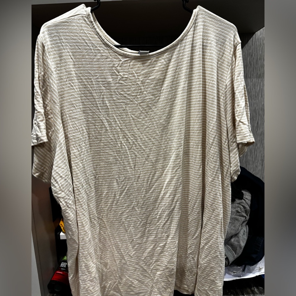 Old Navy Tan and White Relaxed Ribbed Short Sleeve Tee